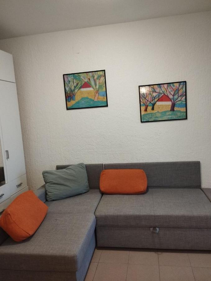 אומיסאליי Apartments Vila Lavanda מראה חיצוני תמונה