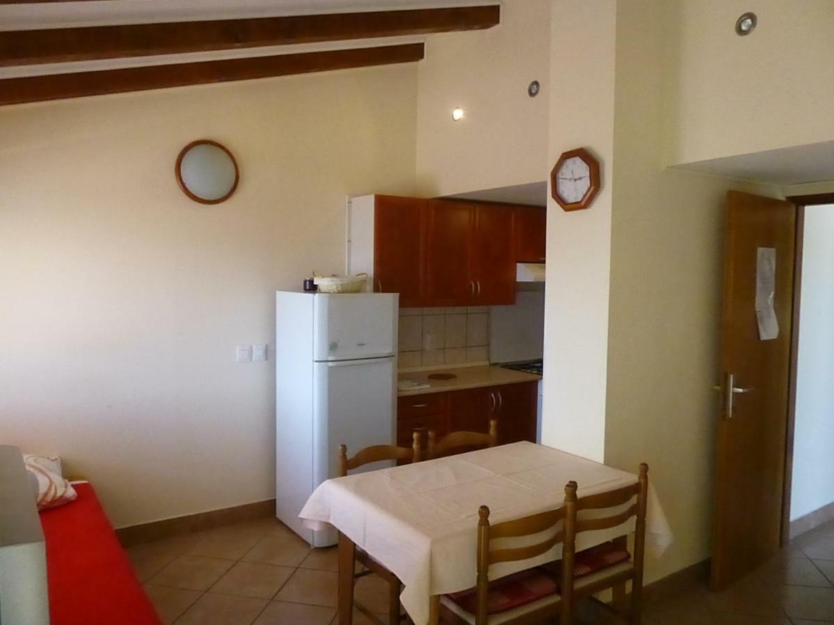 אומיסאליי Apartments Vila Lavanda מראה חיצוני תמונה