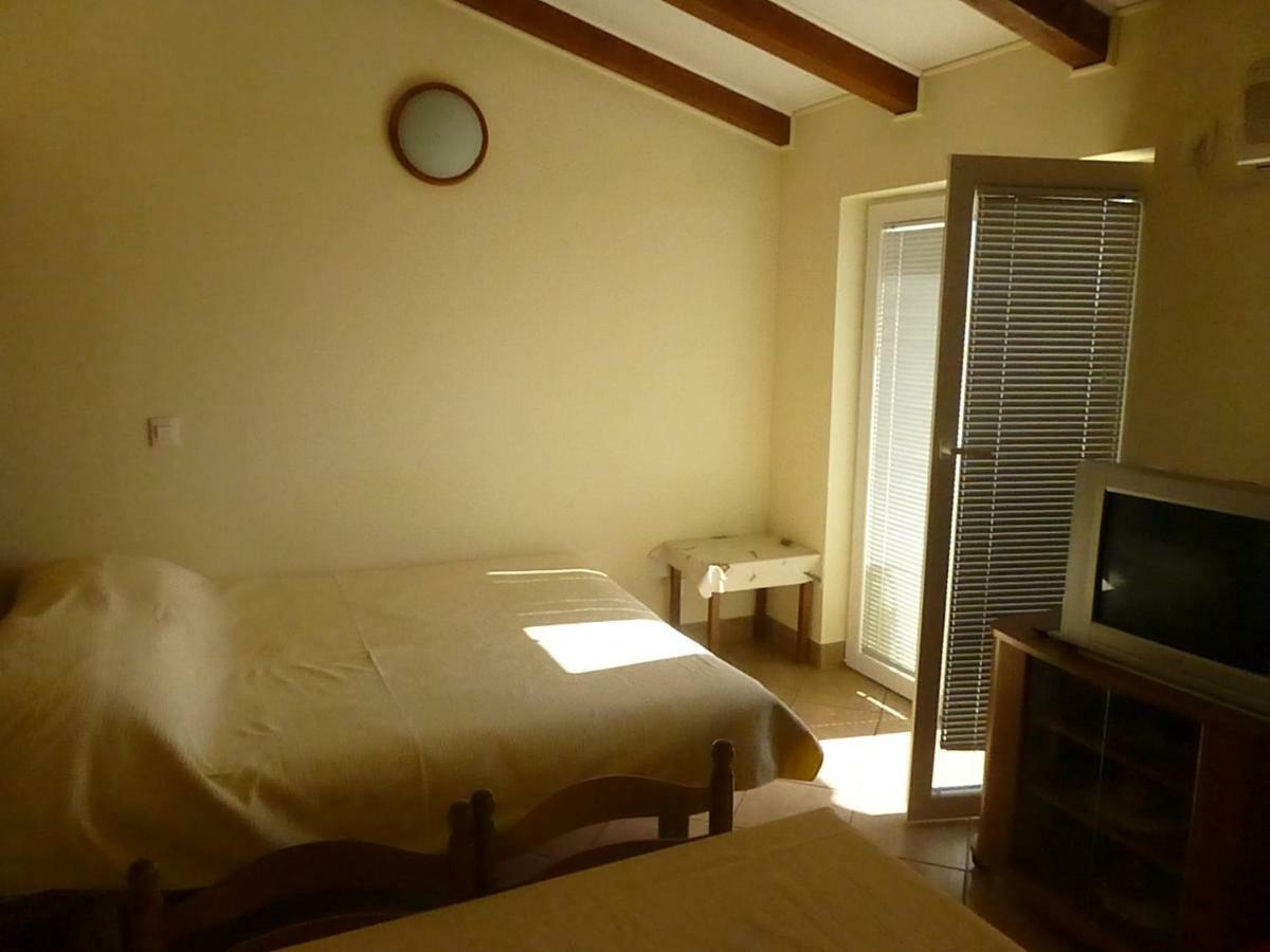 אומיסאליי Apartments Vila Lavanda מראה חיצוני תמונה