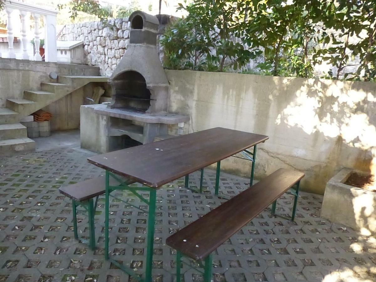 אומיסאליי Apartments Vila Lavanda מראה חיצוני תמונה